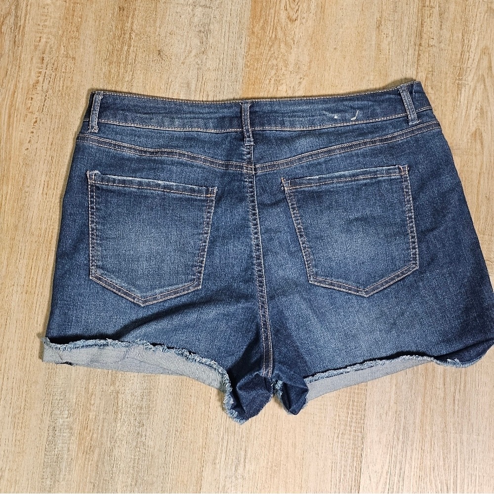Vanilla Star Denim Shorts Distressed Cuffed Size 13 Whiskered - Picture 3 of 9
